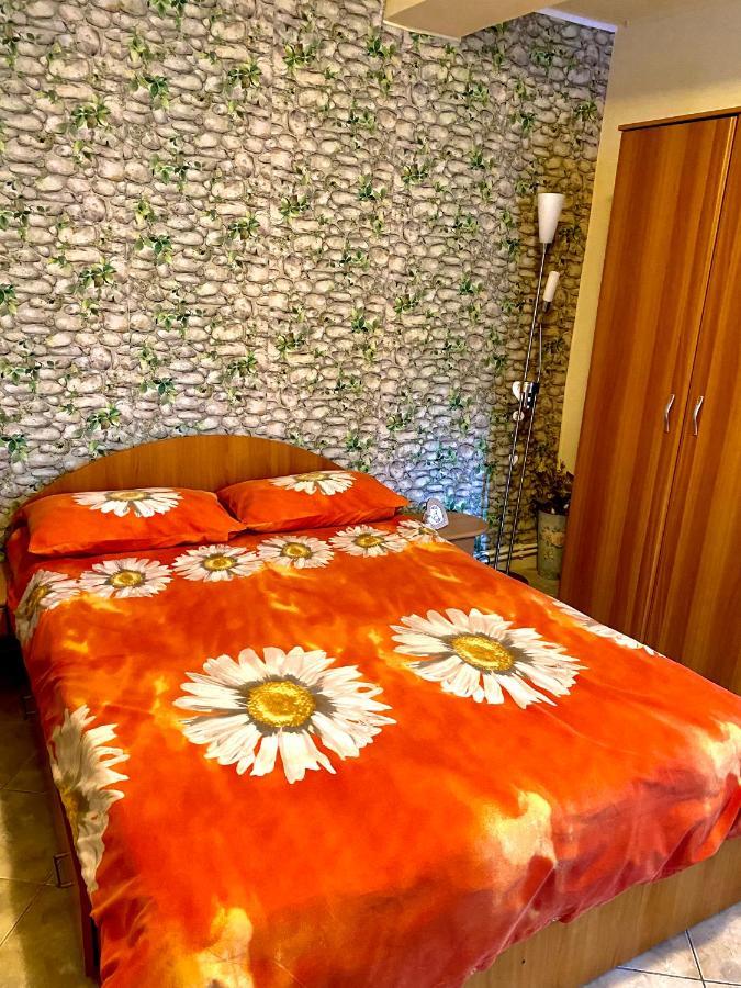 House In The Woods Bed & Breakfast Resita Eksteriør bilde